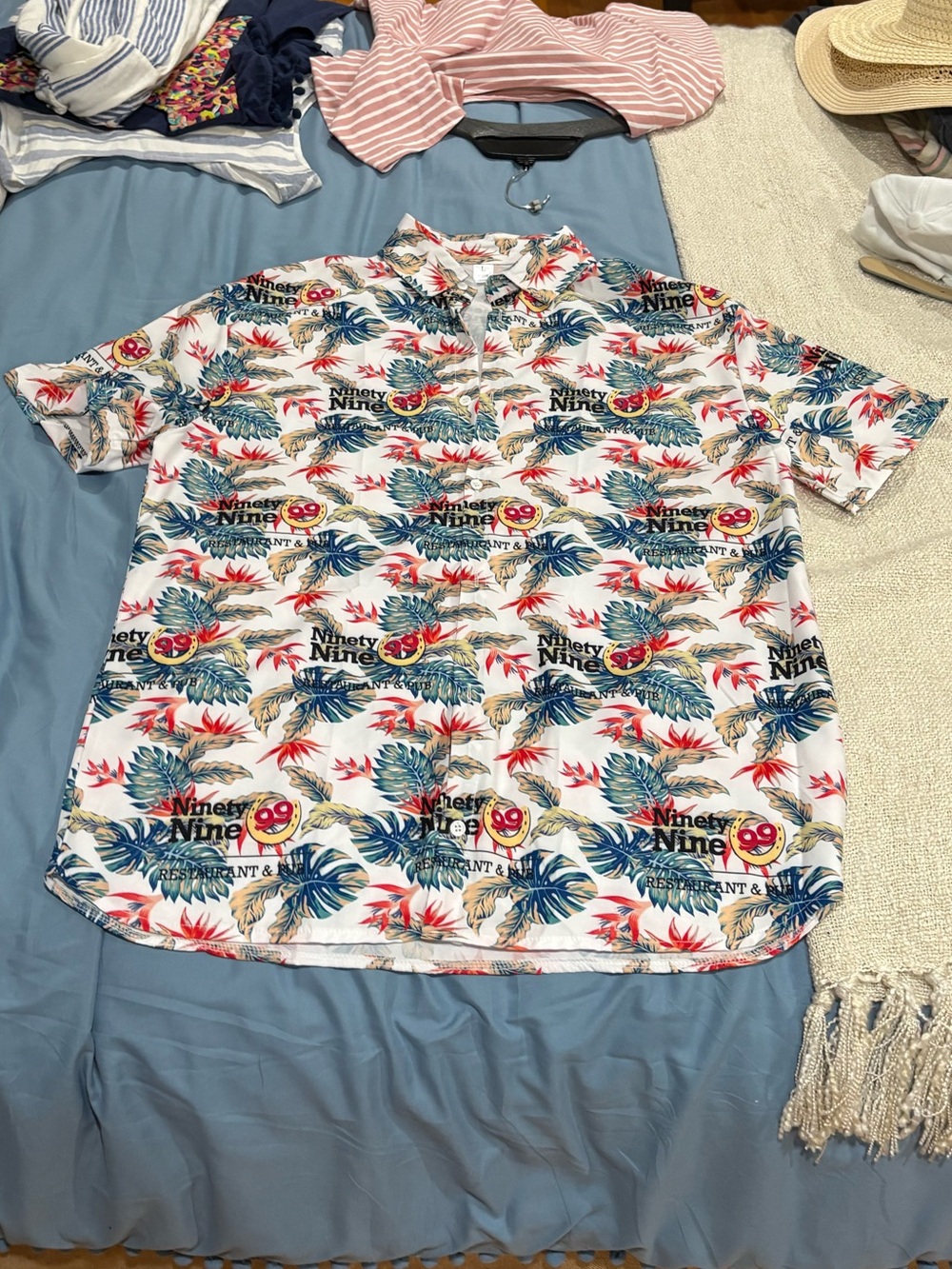 Ninety Nine restaurants White Short-Sleeve Tropical Print Button-Down Shirt